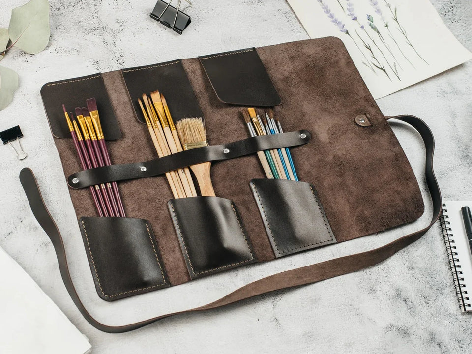 Smooth Leather Brush Roll – Compact Organizer for Brushes & Tools