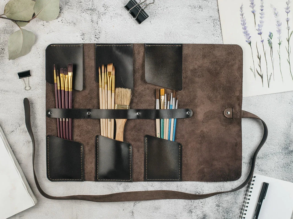 Smooth Leather Brush Roll – Compact Organizer for Brushes & Tools