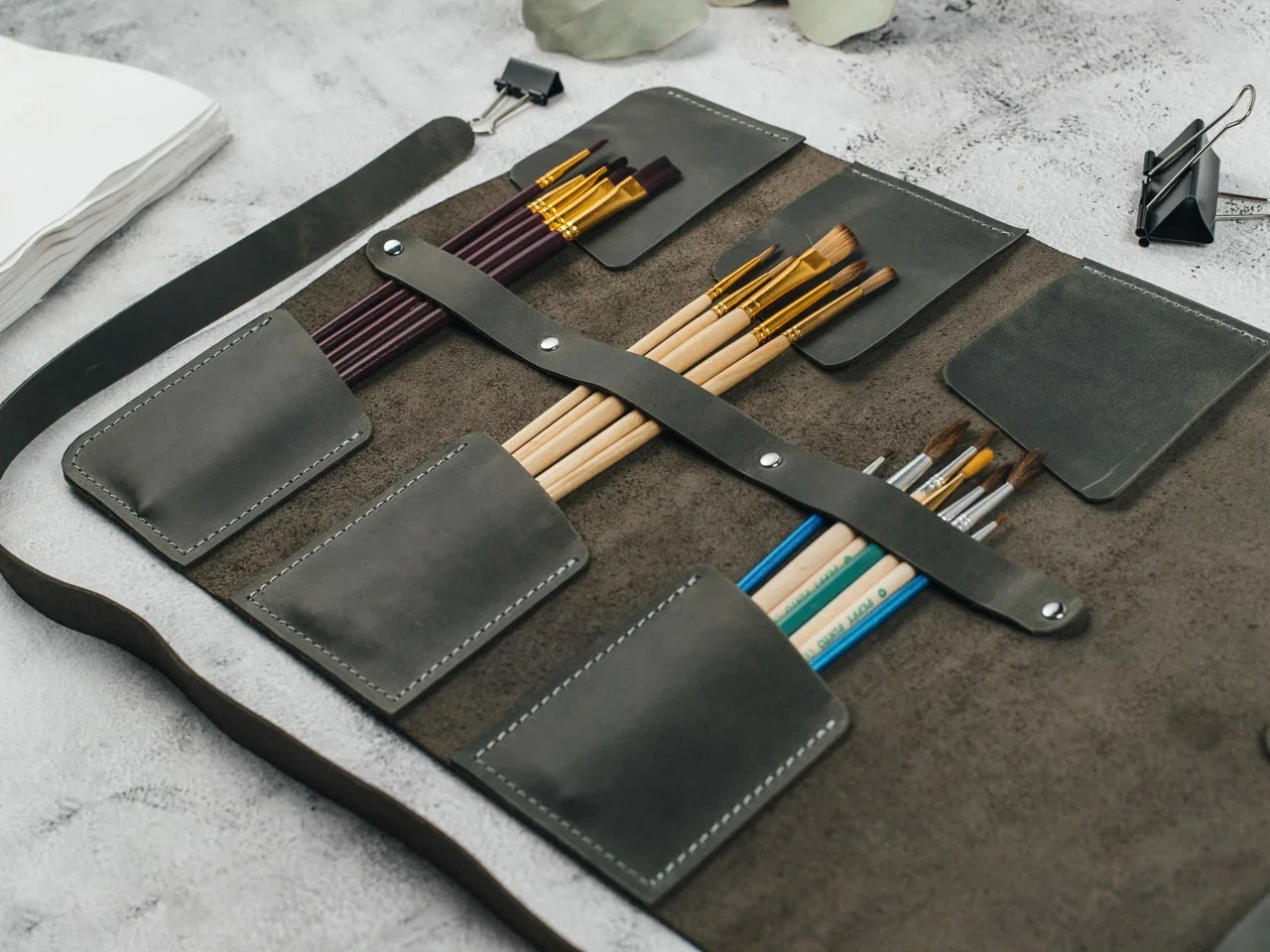 Leather Brush Roll Organizer – Waxed Matte Leather for Brushes & Tools