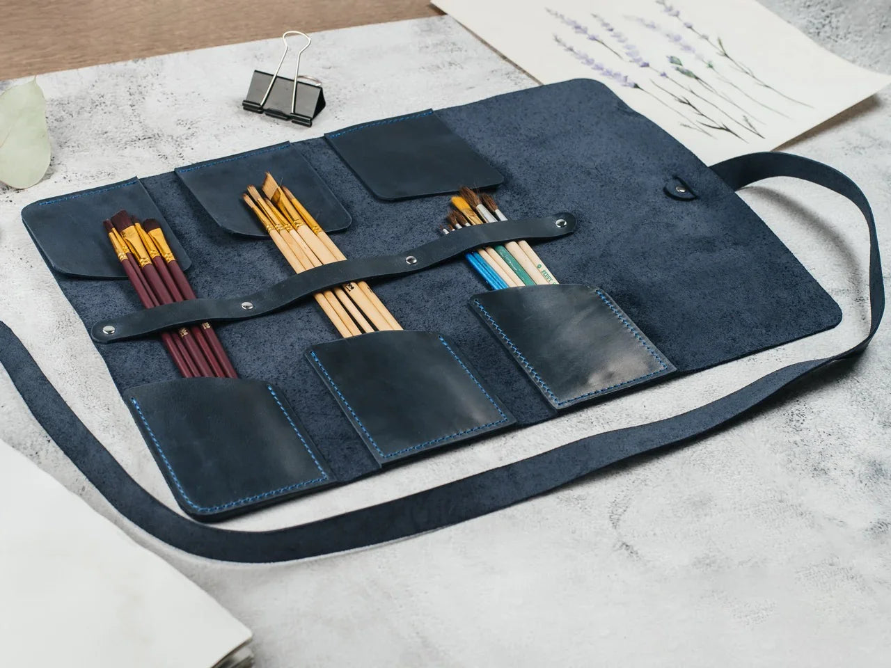 Leather Brush Roll Organizer – Waxed Matte Leather for Brushes & Tools
