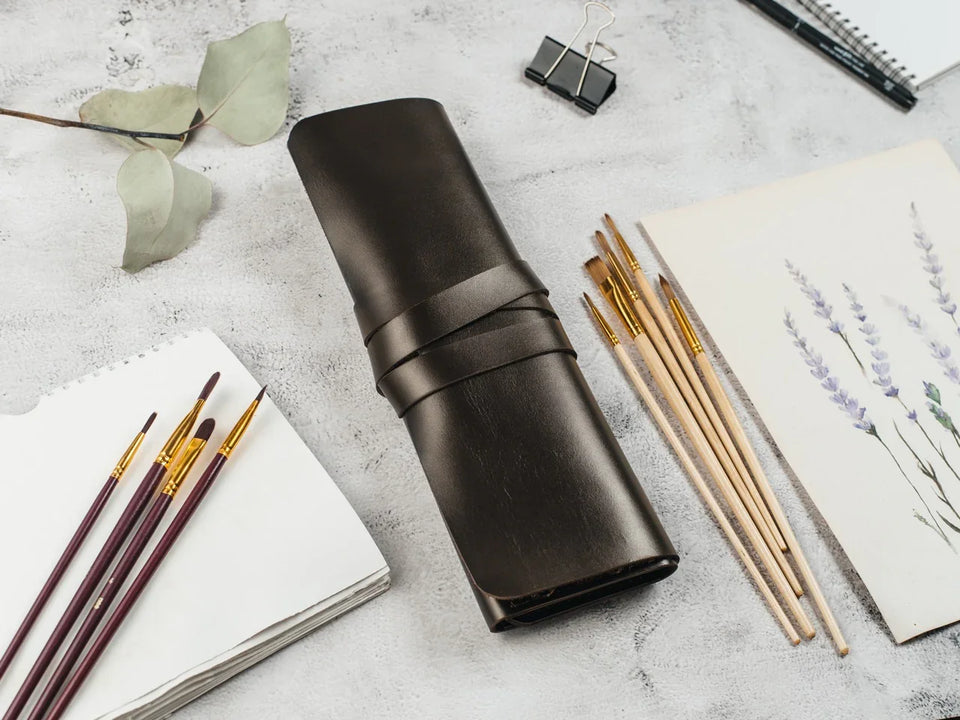 Smooth Leather Brush Roll – Compact Organizer for Brushes & Tools