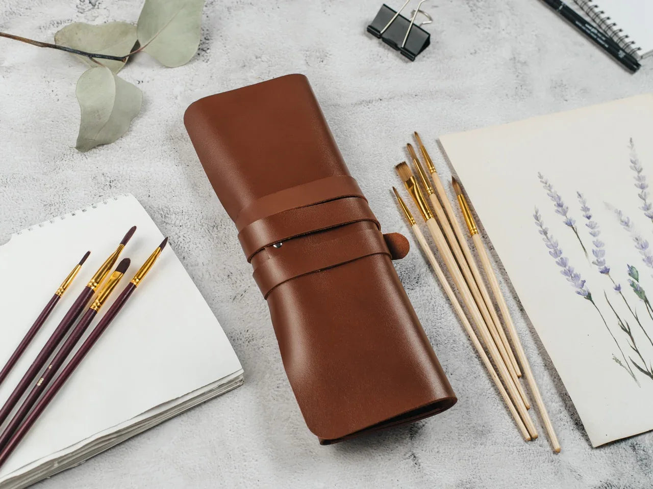 Smooth Leather Brush Roll – Compact Organizer for Brushes & Tools