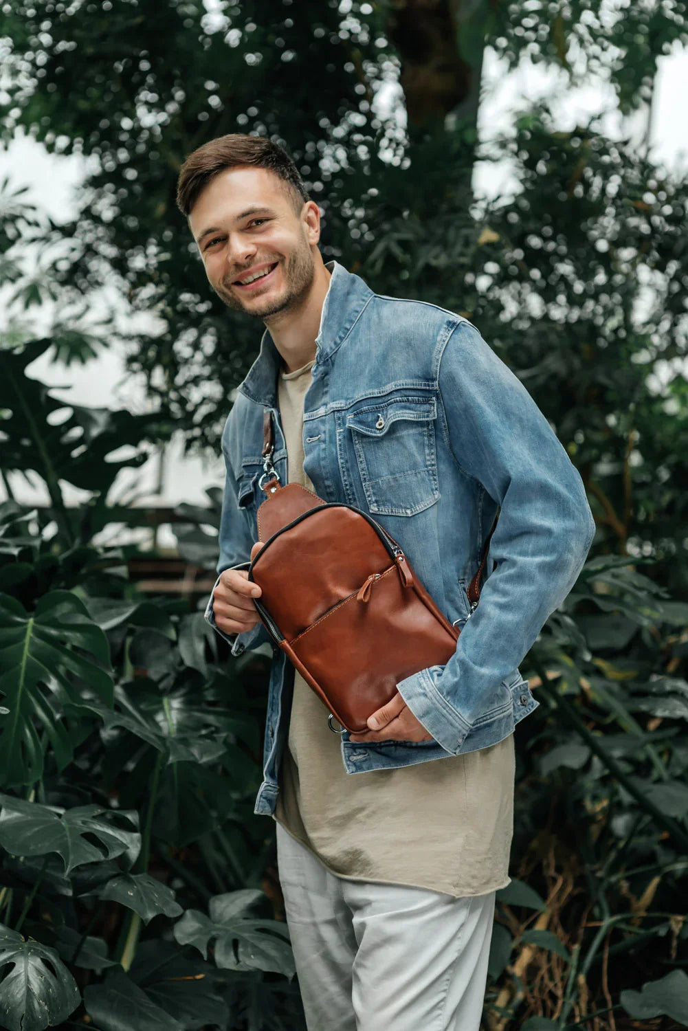 Smooth Leather Sling Bag – Everyday Men’s Crossbody