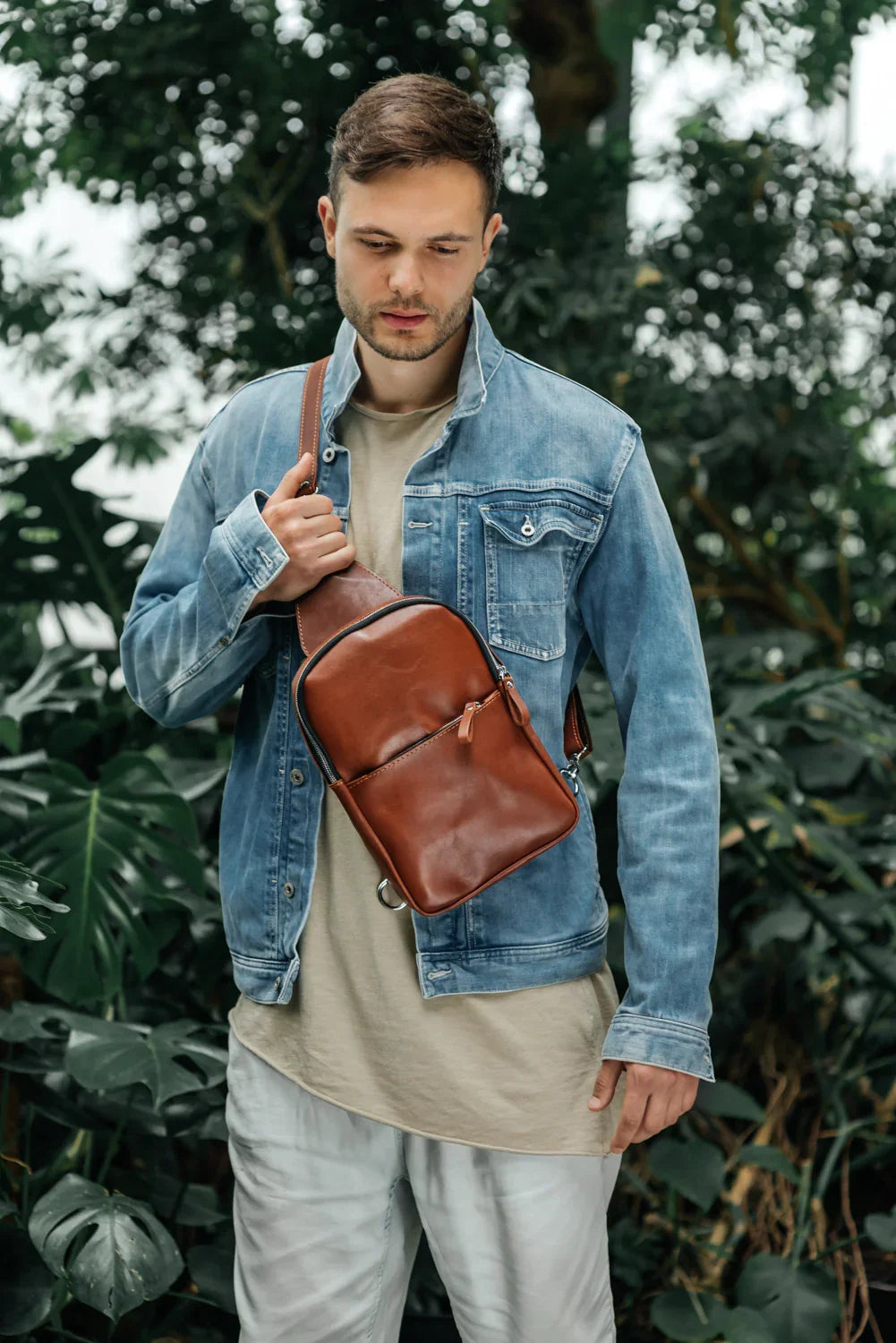Smooth Leather Sling Bag – Everyday Men’s Crossbody