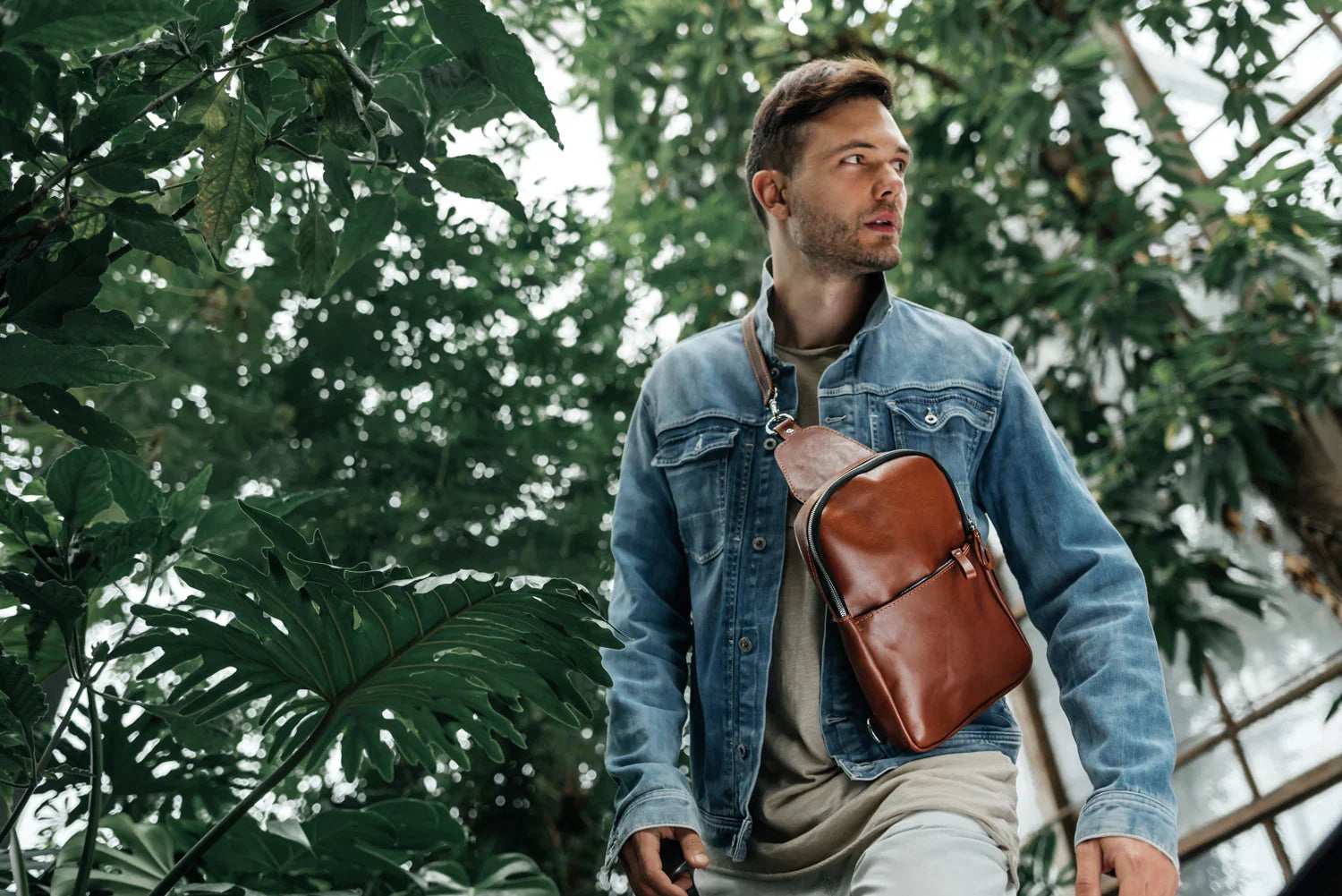 Smooth Leather Sling Bag – Everyday Men’s Crossbody