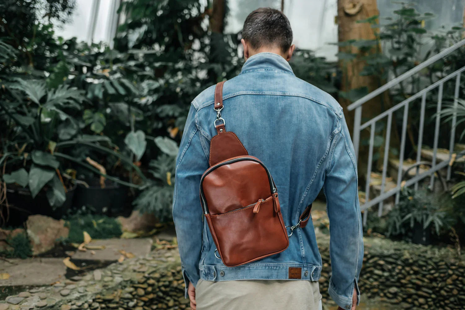 Smooth Leather Sling Bag – Everyday Men’s Crossbody