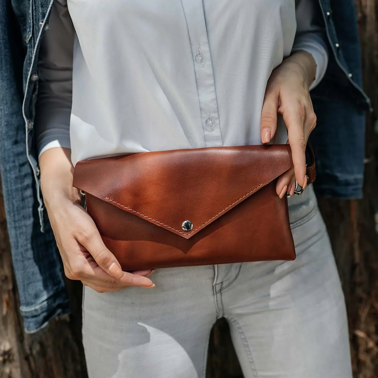 Convertible Leather Waist Bag – Women's Crossbody & Belt Pouch