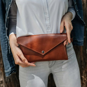Convertible Leather Waist Bag – Women's Crossbody & Belt Pouch