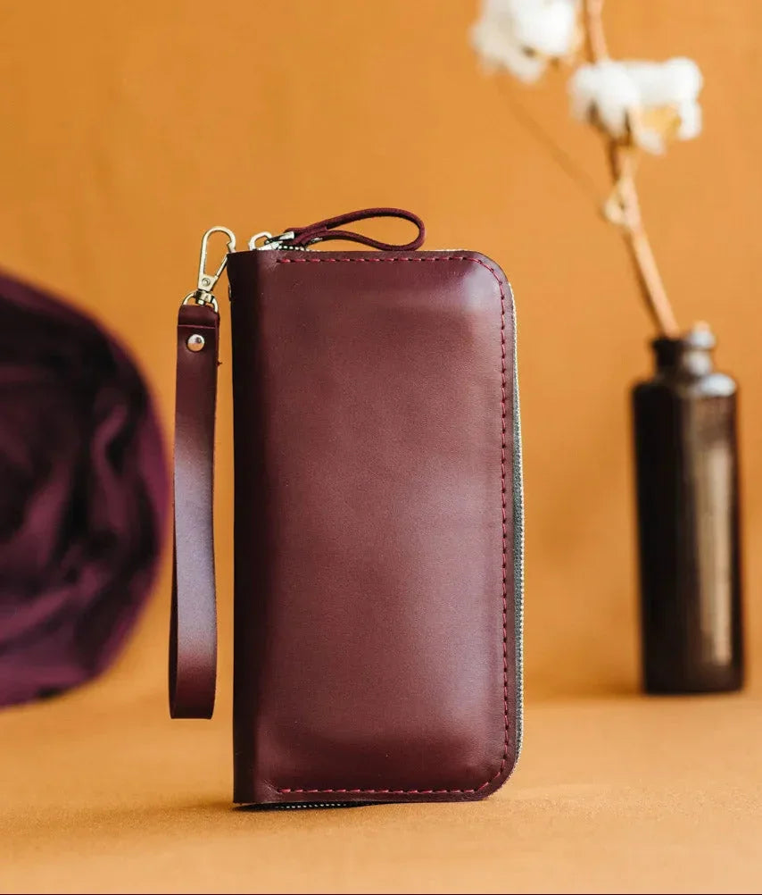 Leather Clutch Wallet – Zip Closure & Wrist Strap