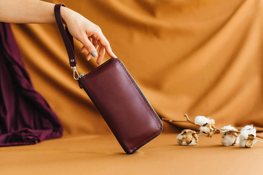 Leather Clutch Wallet – Zip Closure & Wrist Strap