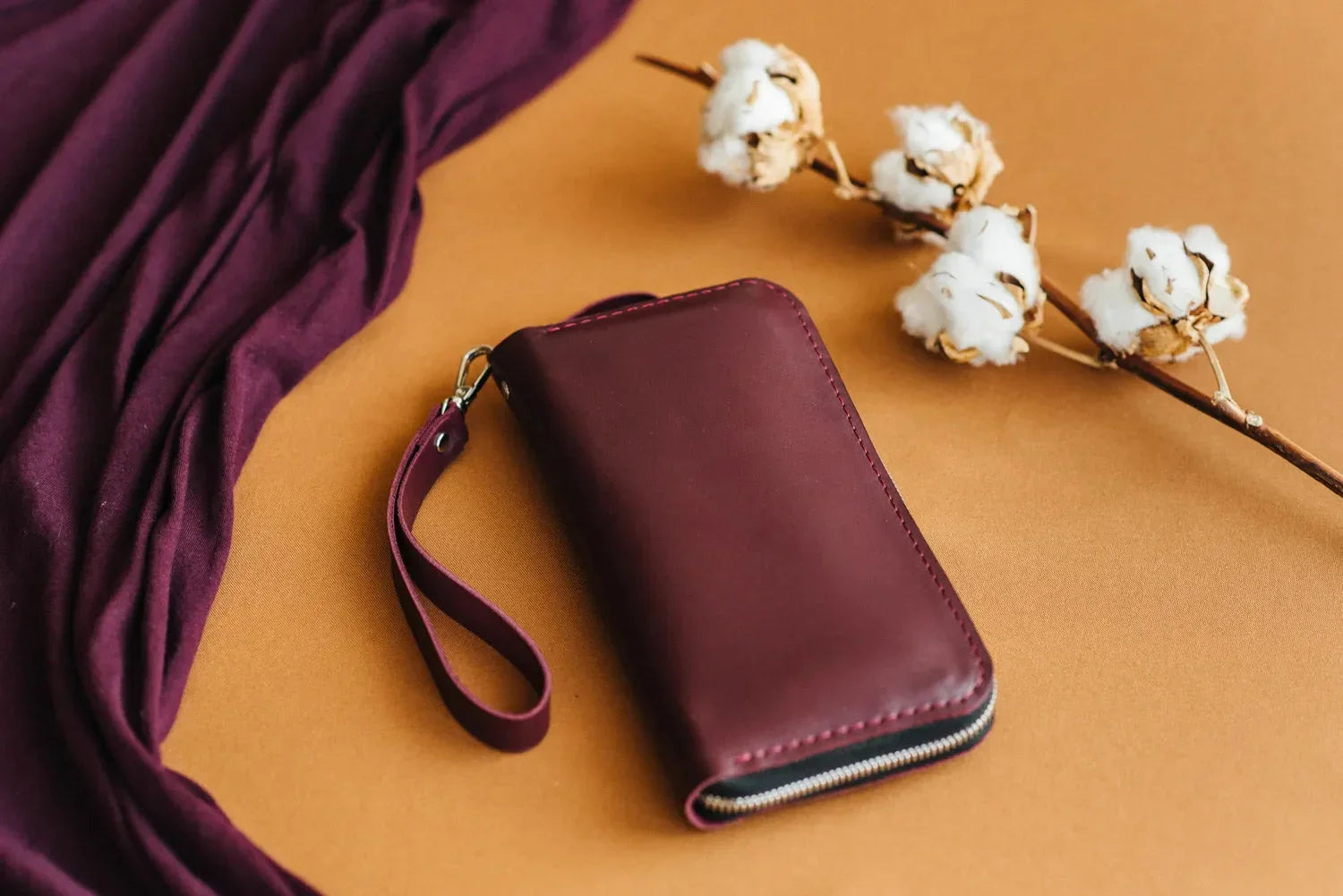 Leather Clutch Wallet – Zip Closure & Wrist Strap