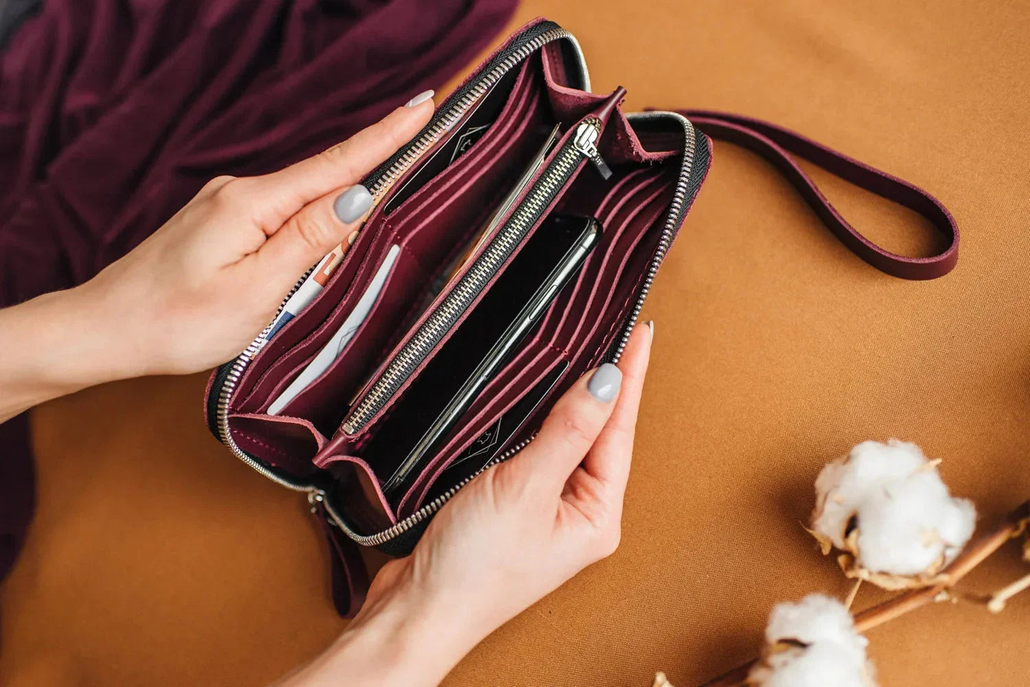 Leather Clutch Wallet – Zip Closure & Wrist Strap
