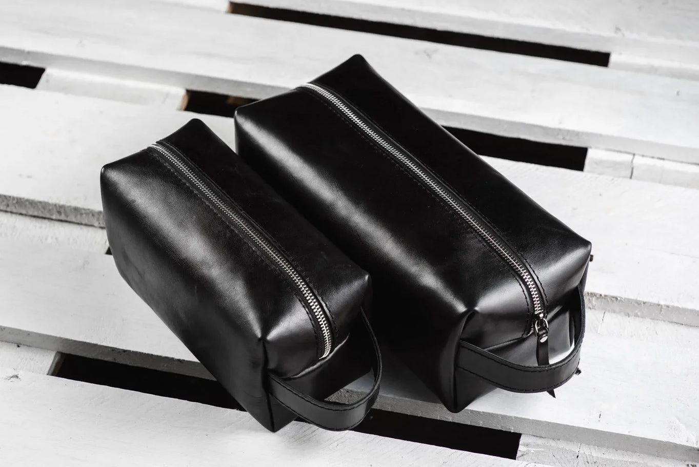 Leather Dopp kit | Smooth Black - Wenderfarer