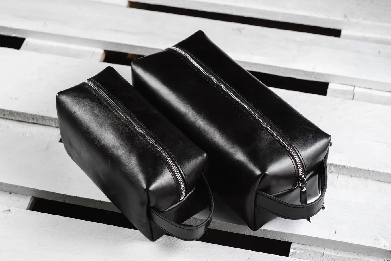 Leather Dopp kit | Smooth Black - Wenderfarer