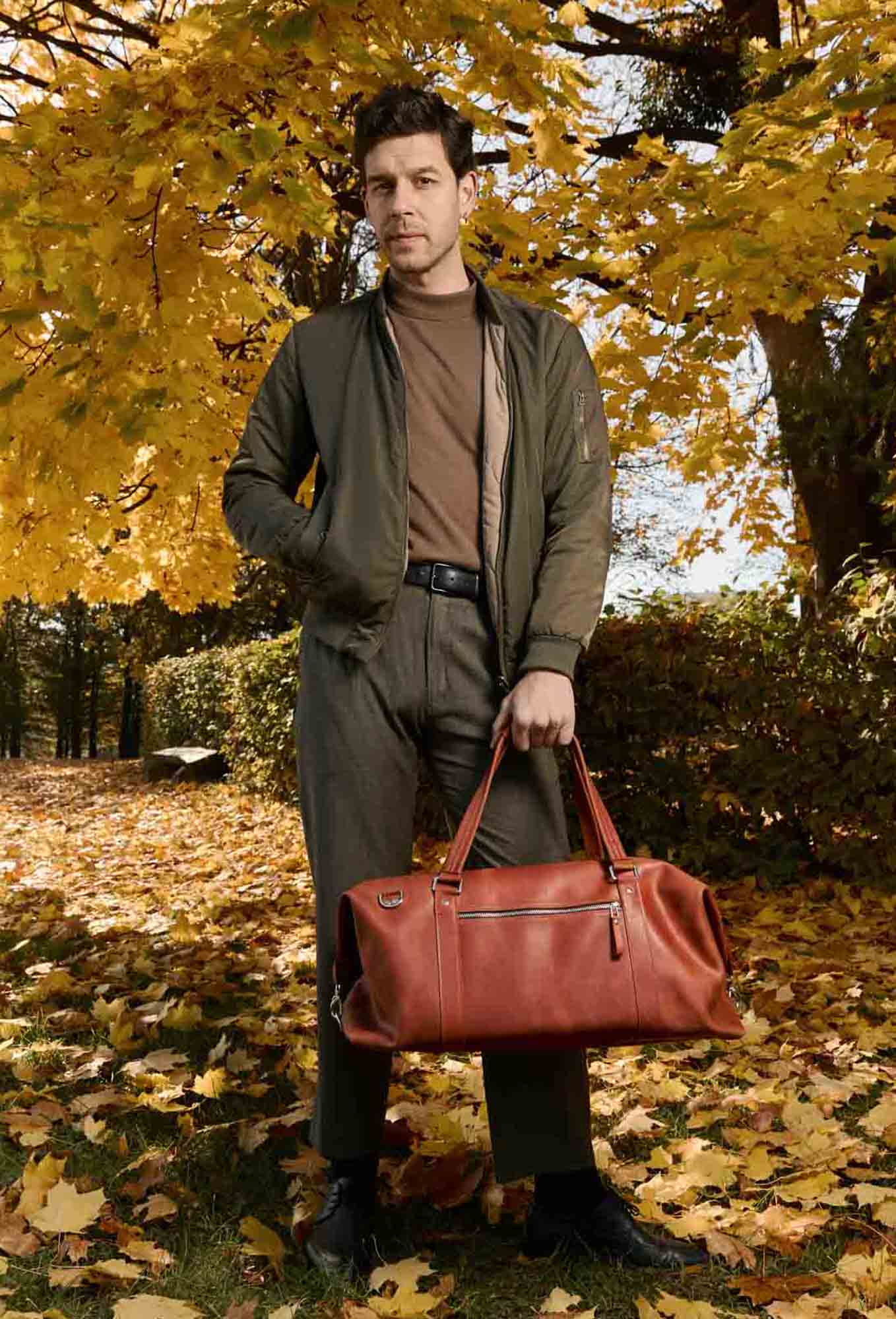 Handmade Distressed Leather Duffel – Travel Bag for Men | Stout M/L