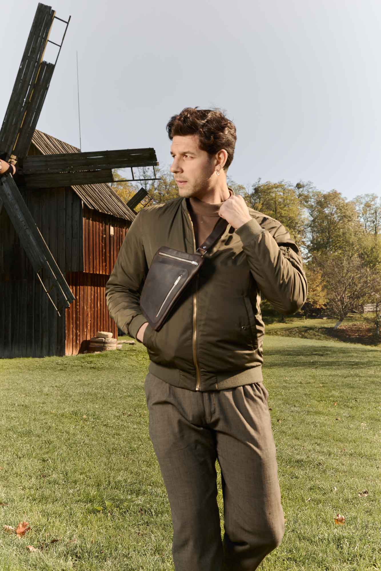 Men’s Sling Bag in Waxed Matte Leather | Hidden Back Pocket