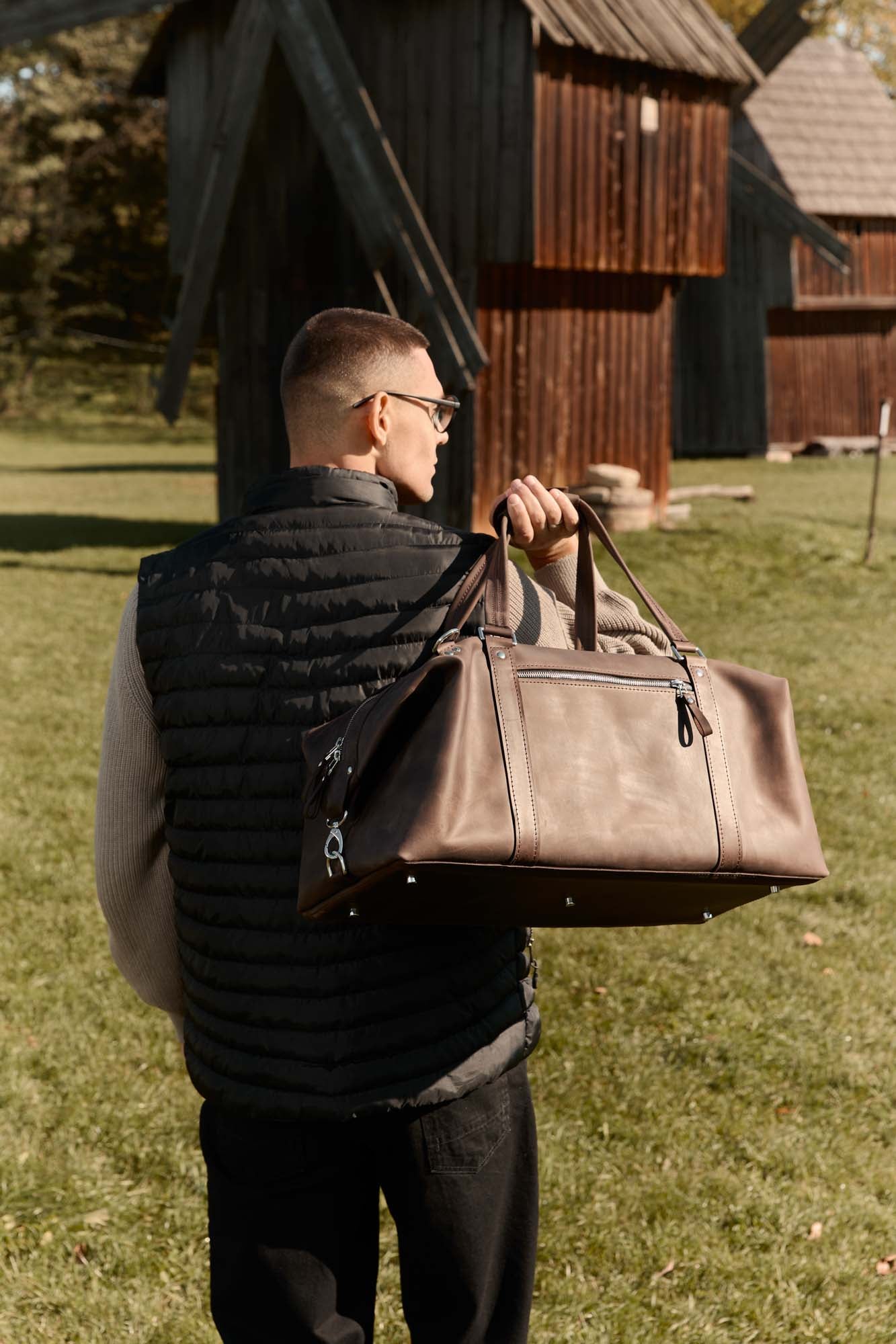 Handmade Distressed Leather Duffel – Travel Bag for Men | Stout M/L