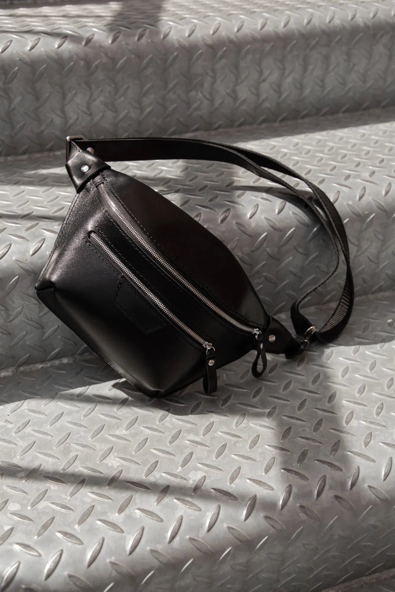 Leather BumBag | Black - Wenderfarer