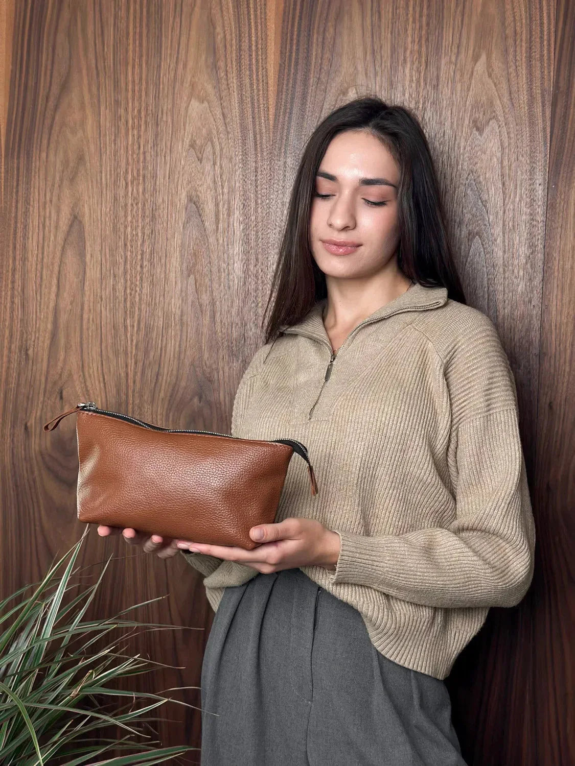Grainy Leather Cosmetic Bag – Zippered Travel Pouch for Women | Allure