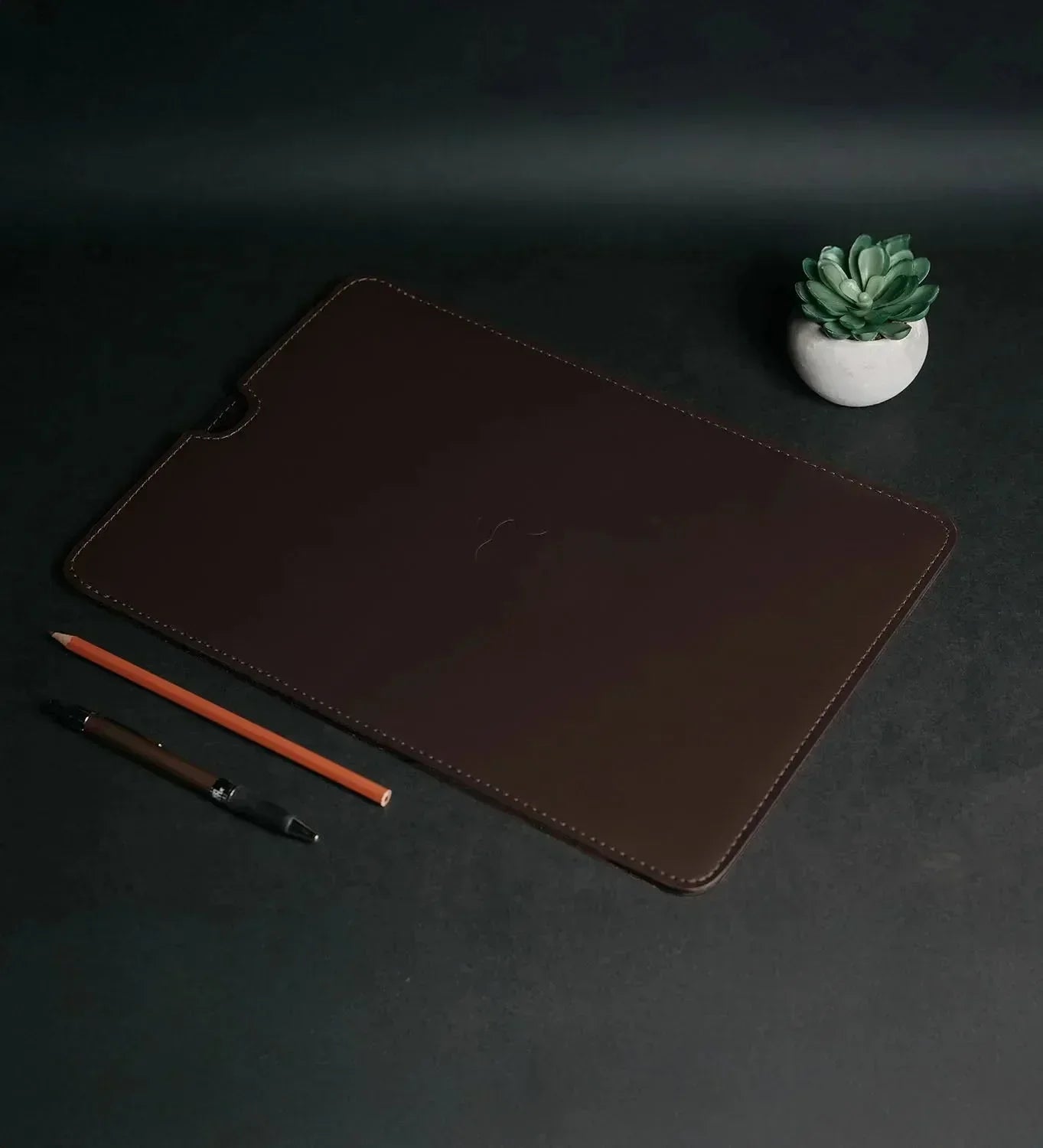 Sleek iPad Leather Case – Soft Wool Interior, Charging Slot | Flatcase