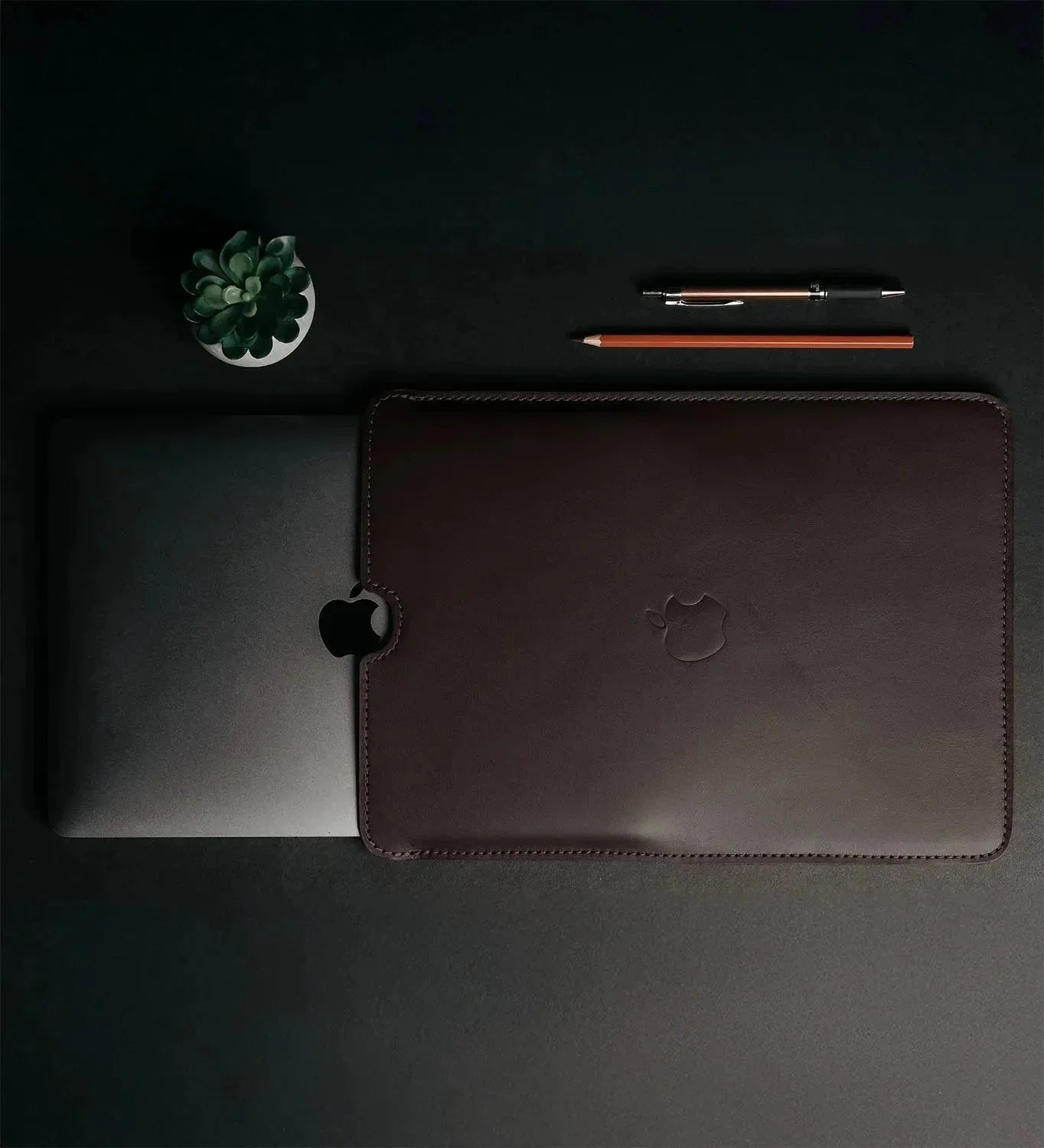 Slim Smooth Leather MacBook Sleeve with Wool Lining | FlatCase