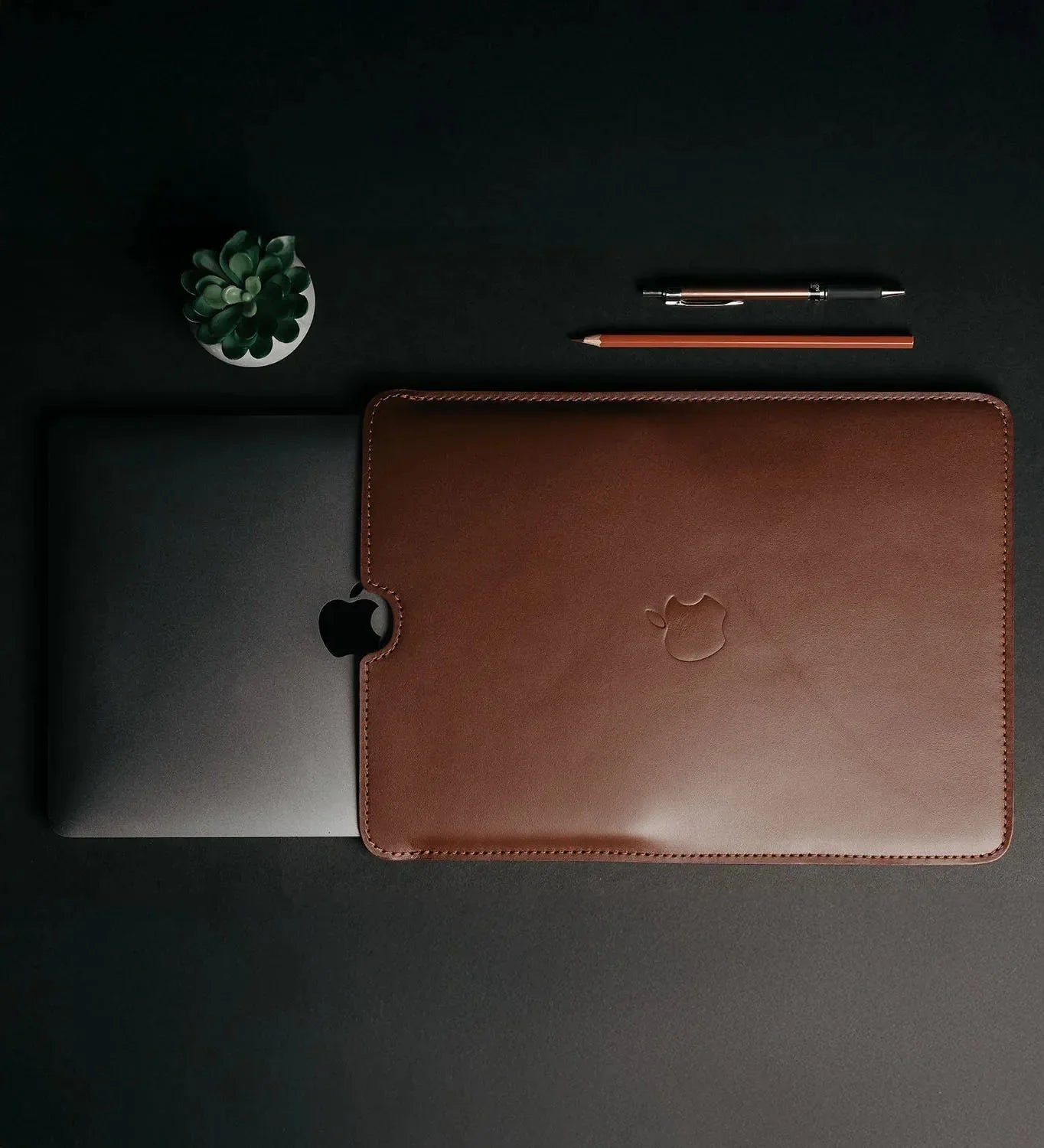 Slim Smooth Leather MacBook Sleeve with Wool Lining | FlatCase