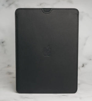 Waxed Matte Leather MacBook Case – Open Edge for Charging | Flatcase