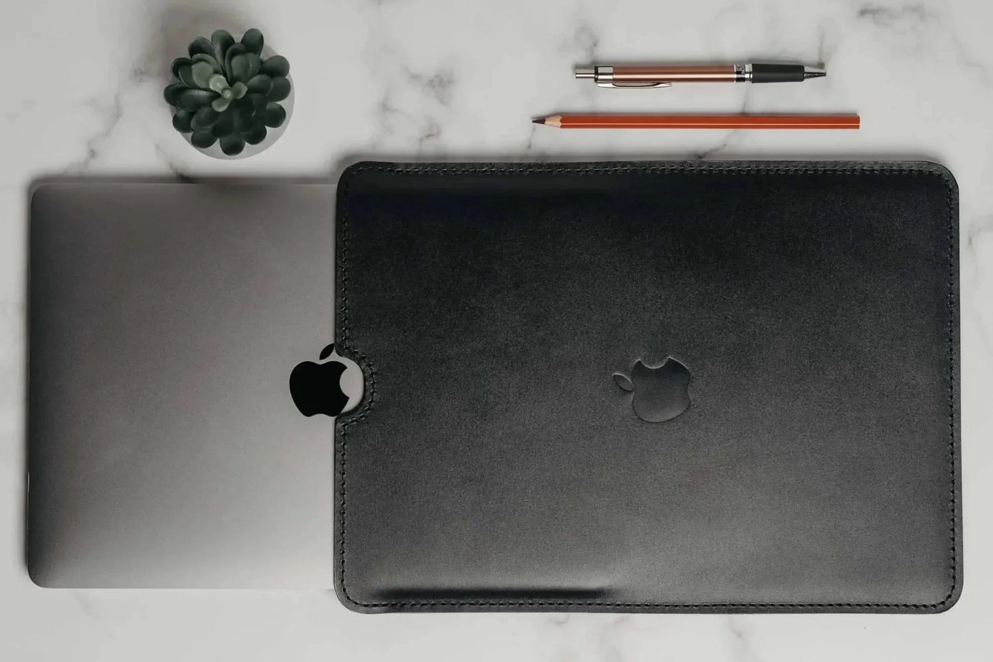 Leather Ipad Case with Wool Lining | Black - Wenderfarer