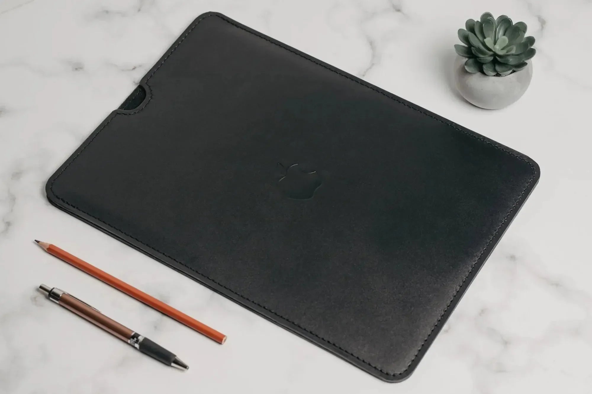 Leather Ipad Case with Wool Lining | Black - Wenderfarer