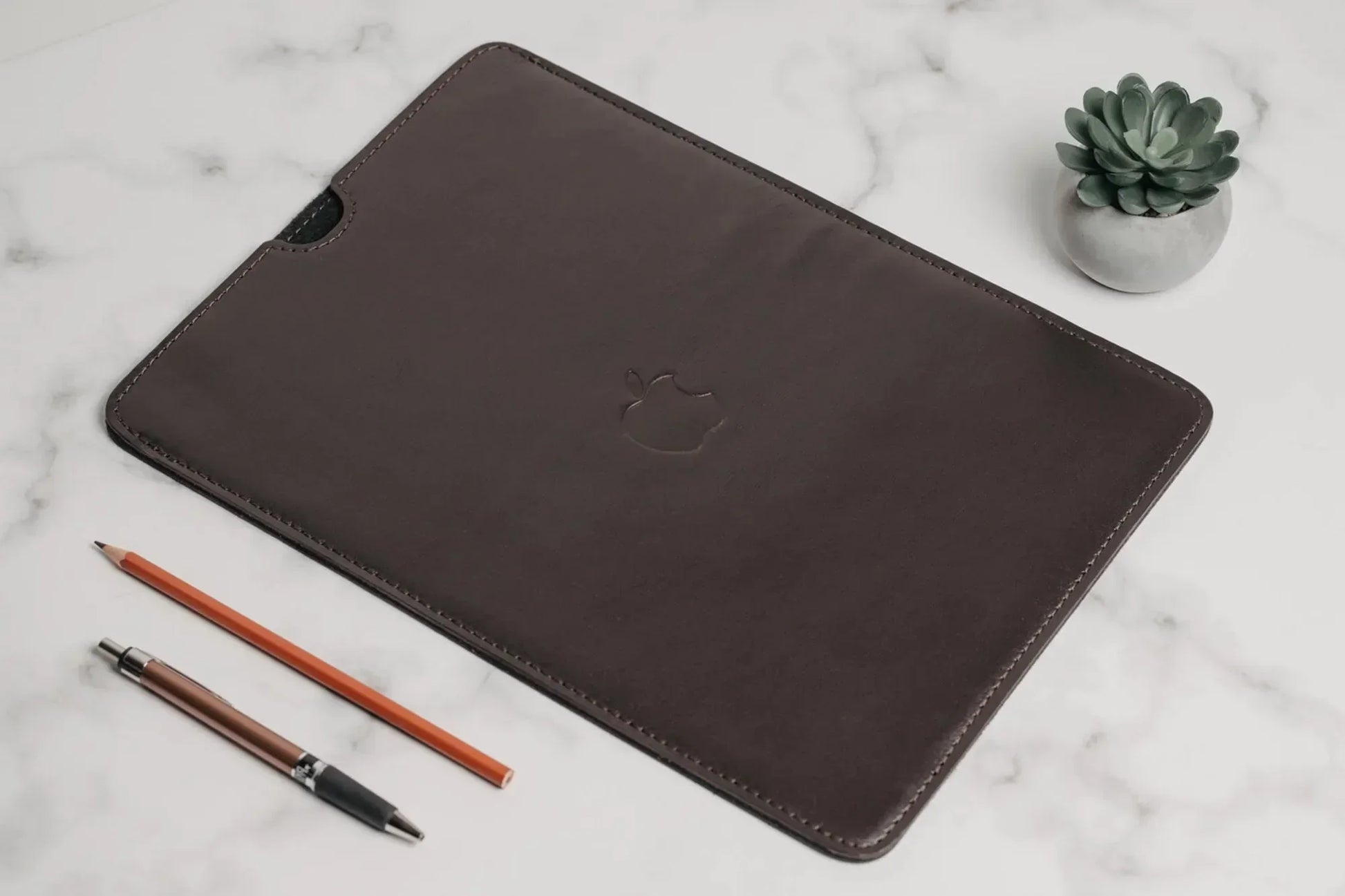 Slim Smooth Leather MacBook Sleeve with Wool Lining | FlatCase