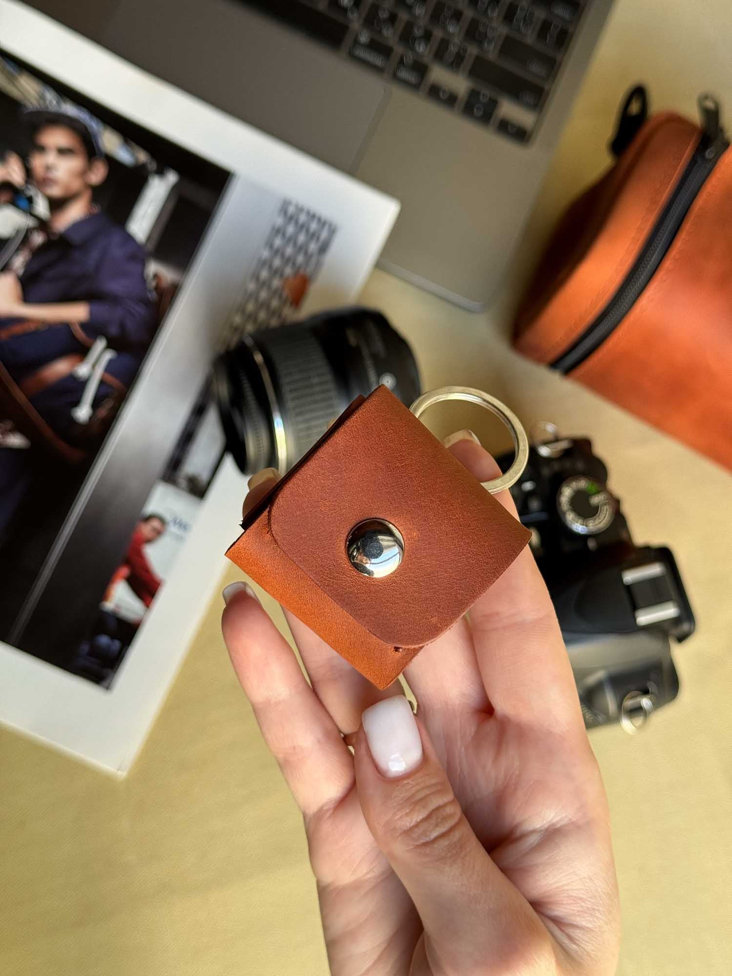 Leather SD Card Holder – 3-Slot Compact Organizer for Photographers