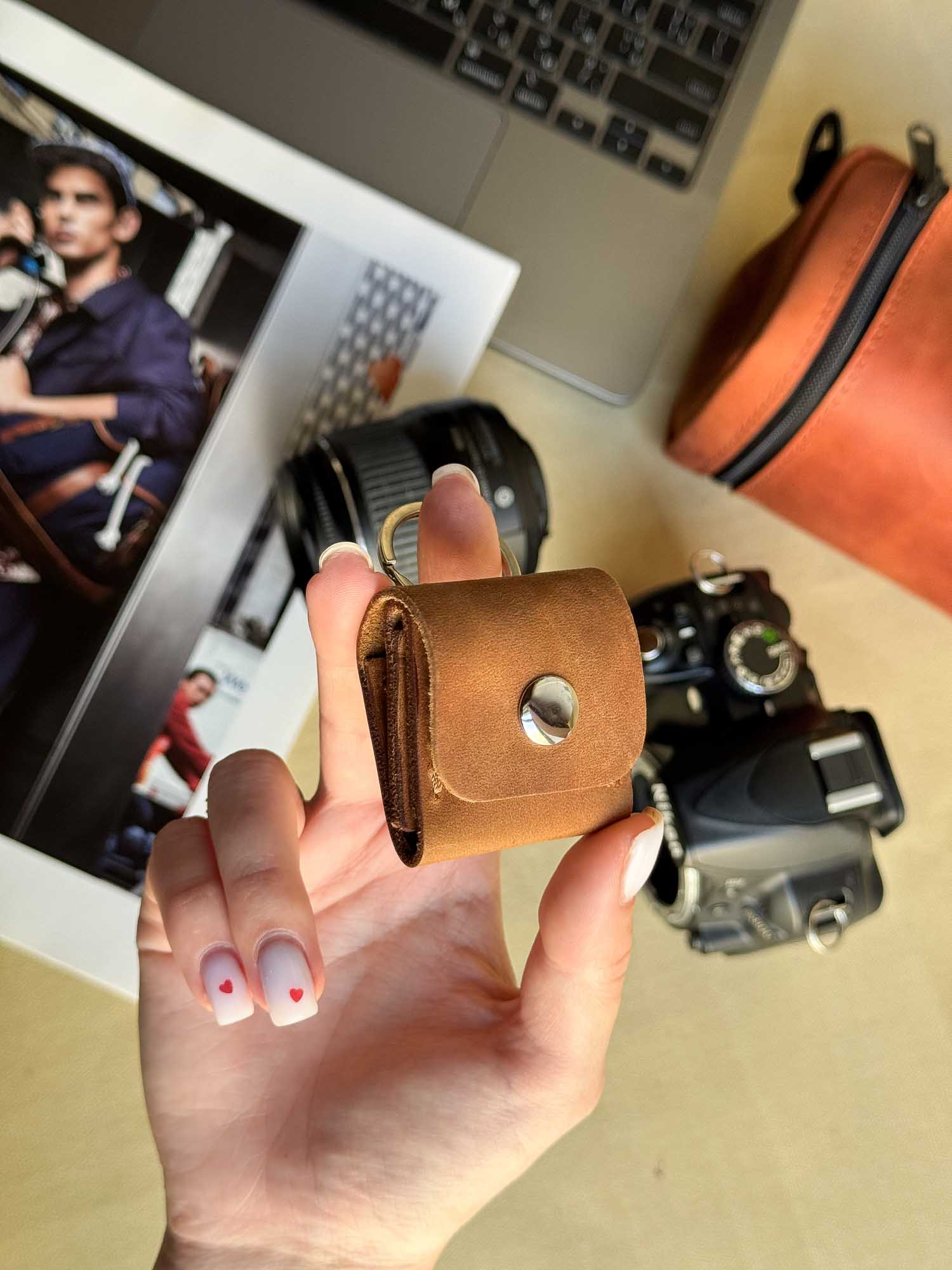 Leather SD Card Holder – 3-Slot Compact Organizer for Photographers