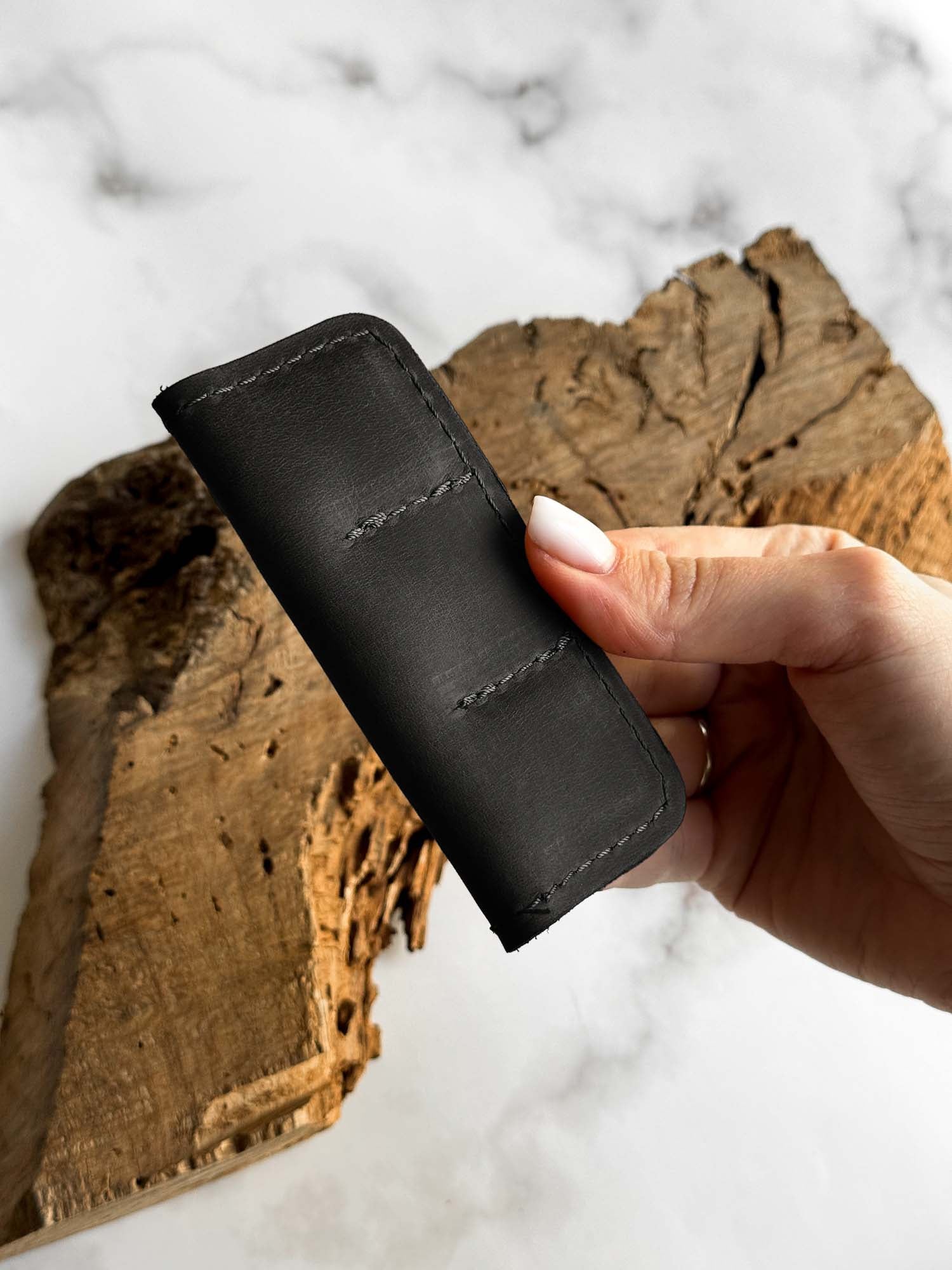 6-Slot SD Card Case – Durable Matte Leather Organizer for Photographers