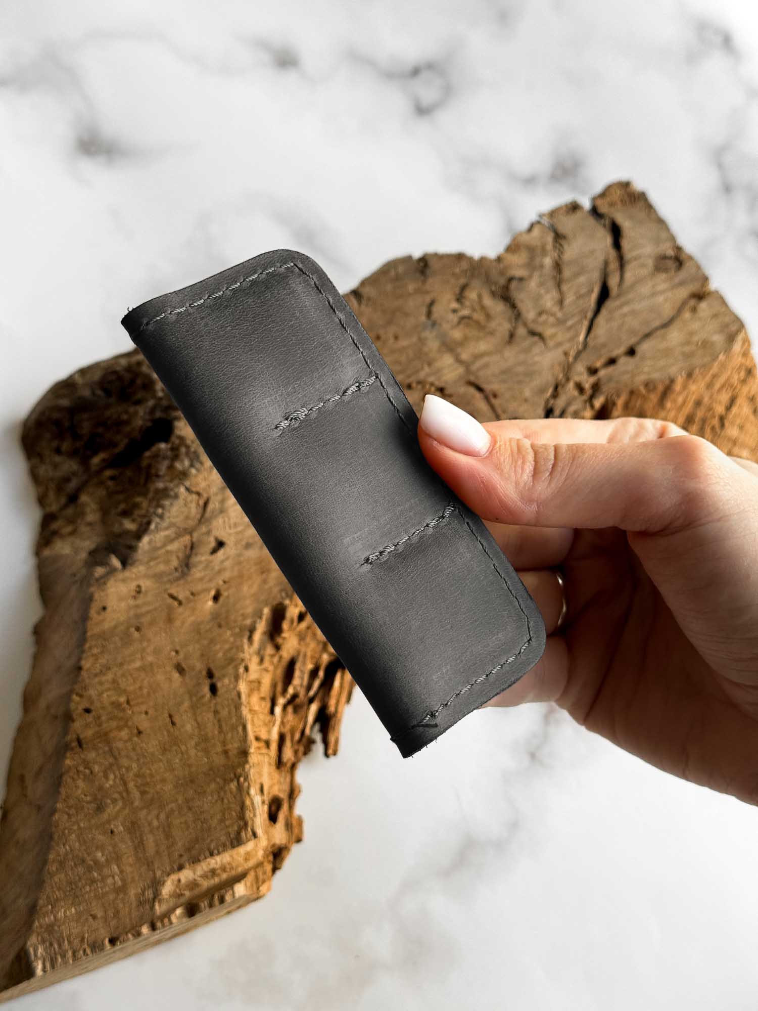 6-Slot SD Card Case – Durable Matte Leather Organizer for Photographers
