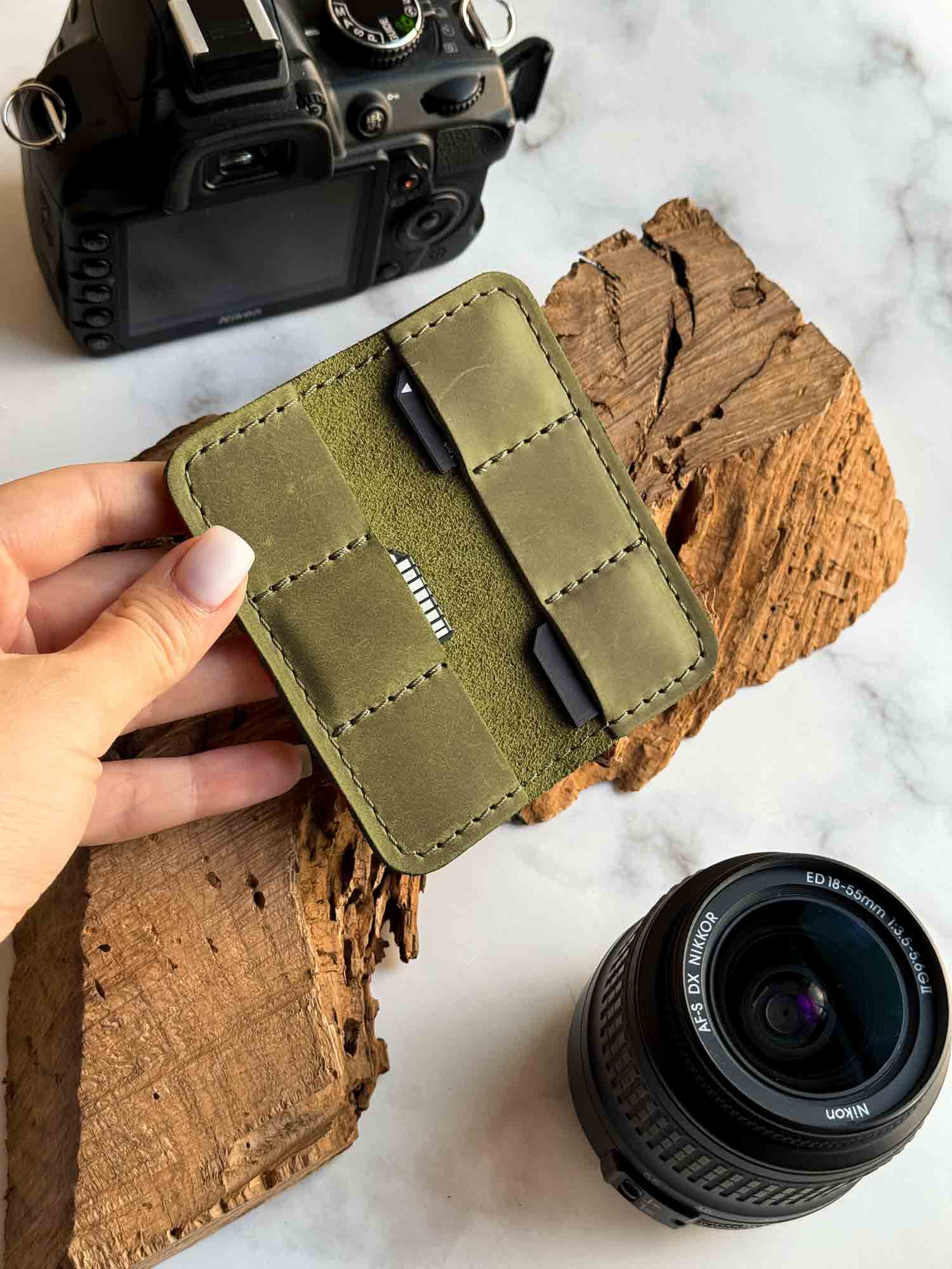 6-Slot SD Card Case – Durable Matte Leather Organizer for Photographers