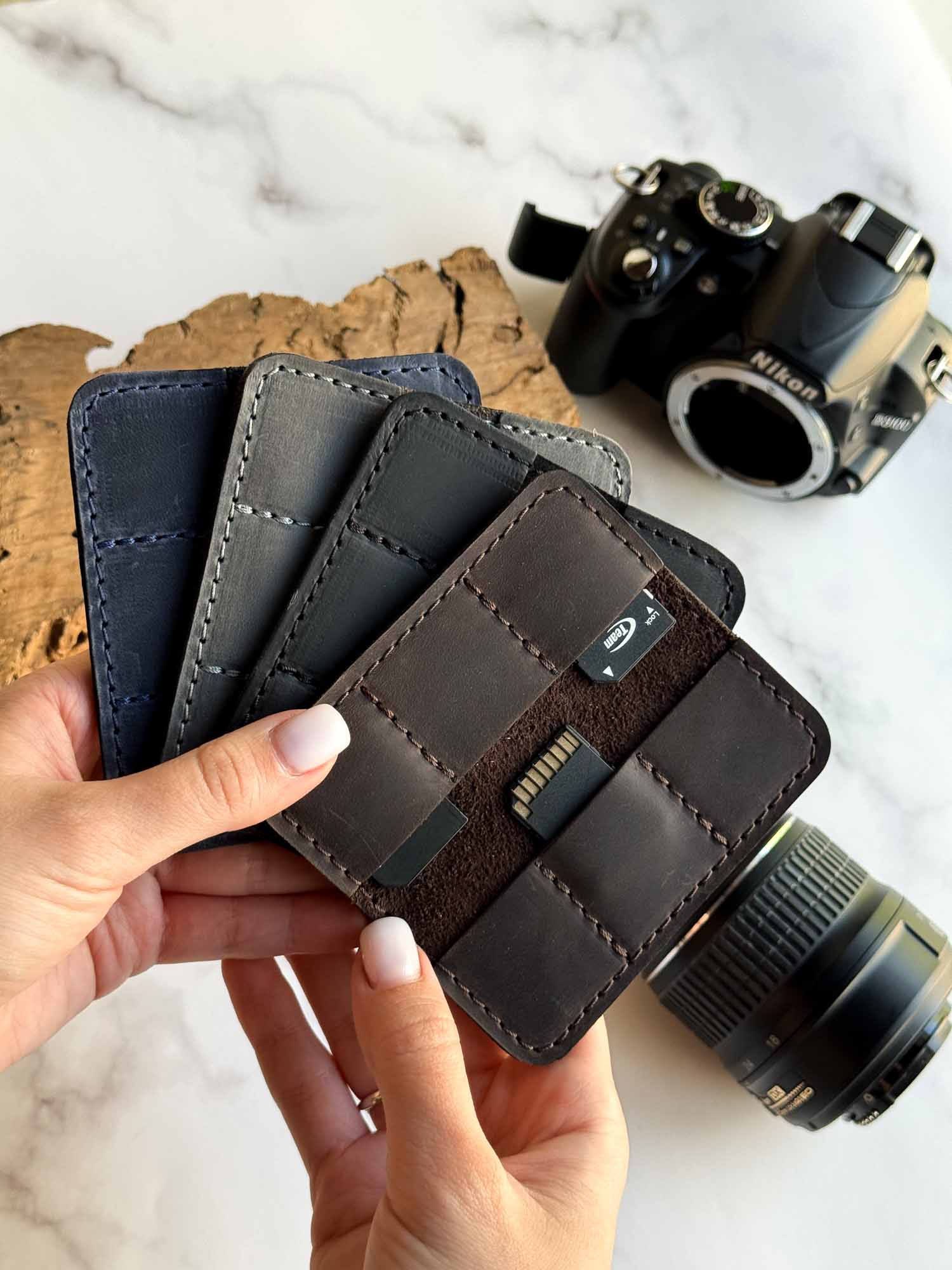 6-Slot SD Card Case – Durable Matte Leather Organizer for Photographers
