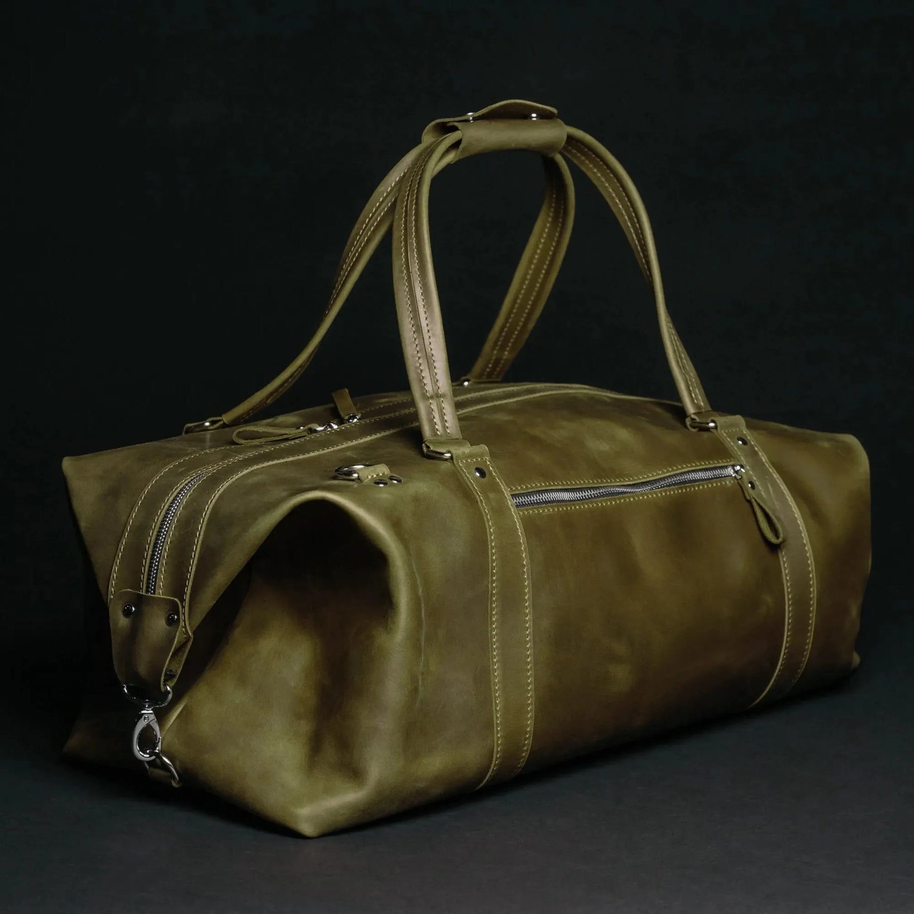 Handmade Distressed Leather Duffel – Travel Bag for Men | Stout M/L