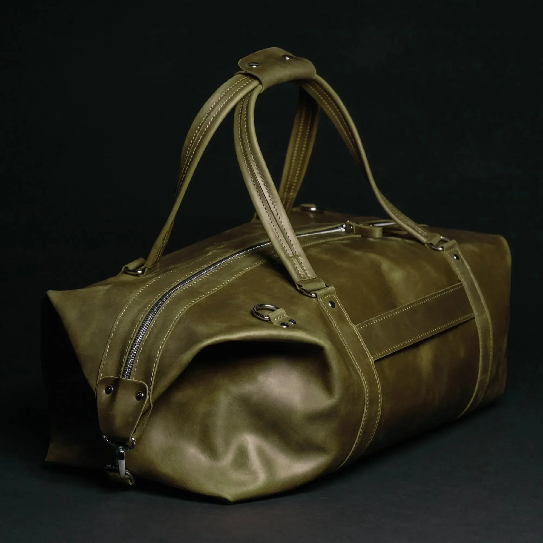 Handmade Distressed Leather Duffel – Travel Bag for Men | Stout M/L
