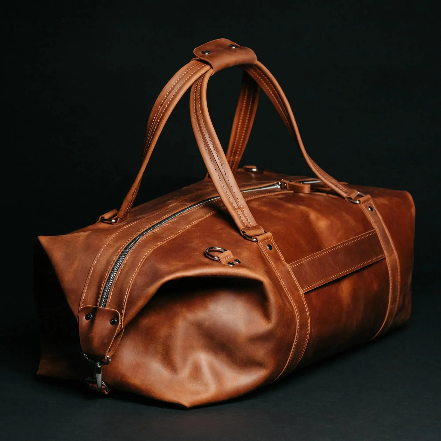 Handmade Distressed Leather Duffel – Travel Bag for Men | Stout M/L