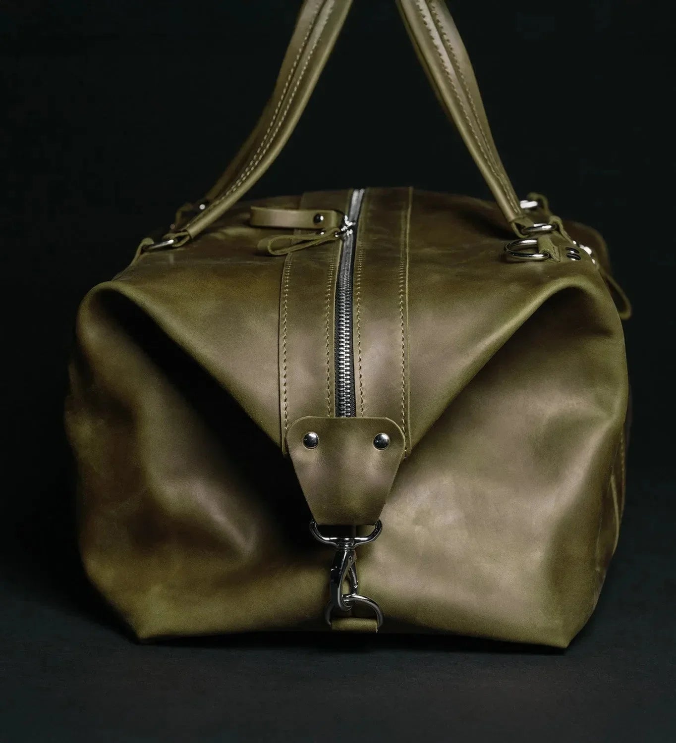 Handmade Distressed Leather Duffel – Travel Bag for Men | Stout M/L