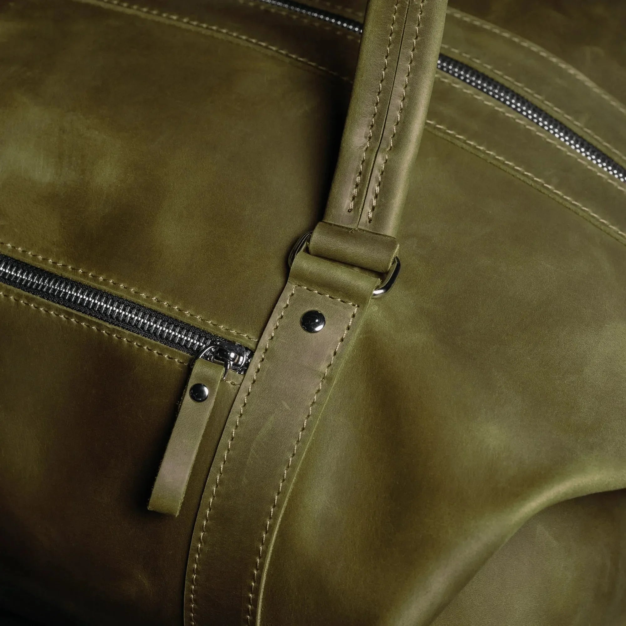 Handmade Distressed Leather Duffel – Travel Bag for Men | Stout M/L