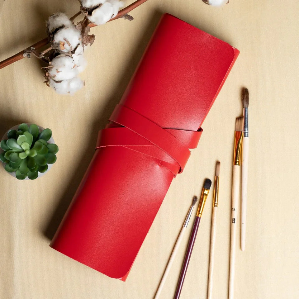 Smooth Leather Brush Roll – Compact Organizer for Brushes & Tools