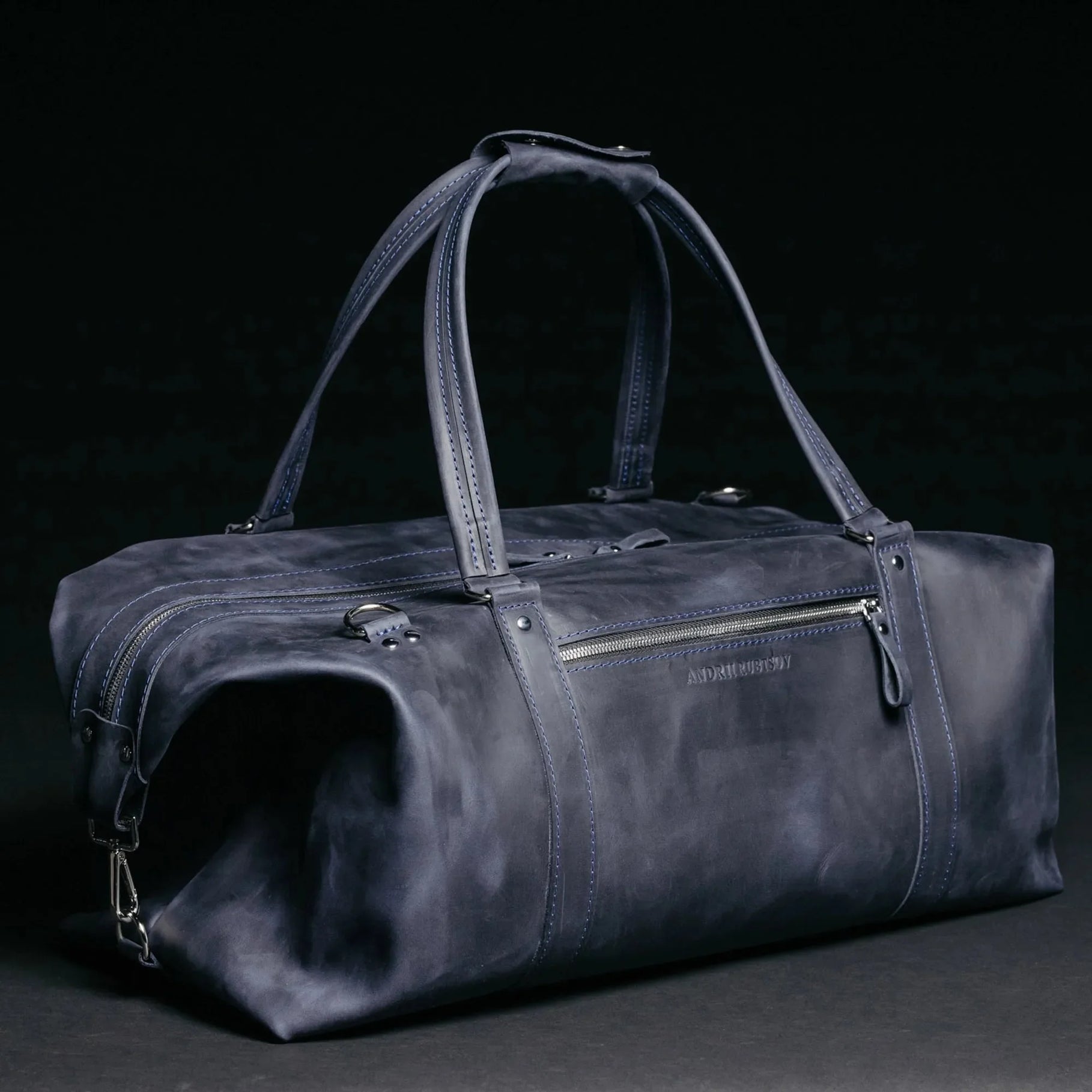 Handmade Distressed Leather Duffel – Travel Bag for Men | Stout M/L