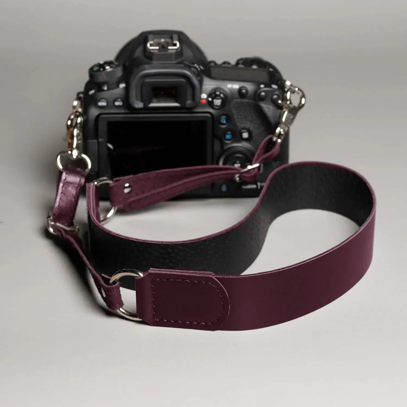 Leather Camera Neck Strap – Adjustable for DSLR & Mirrorless Cameras