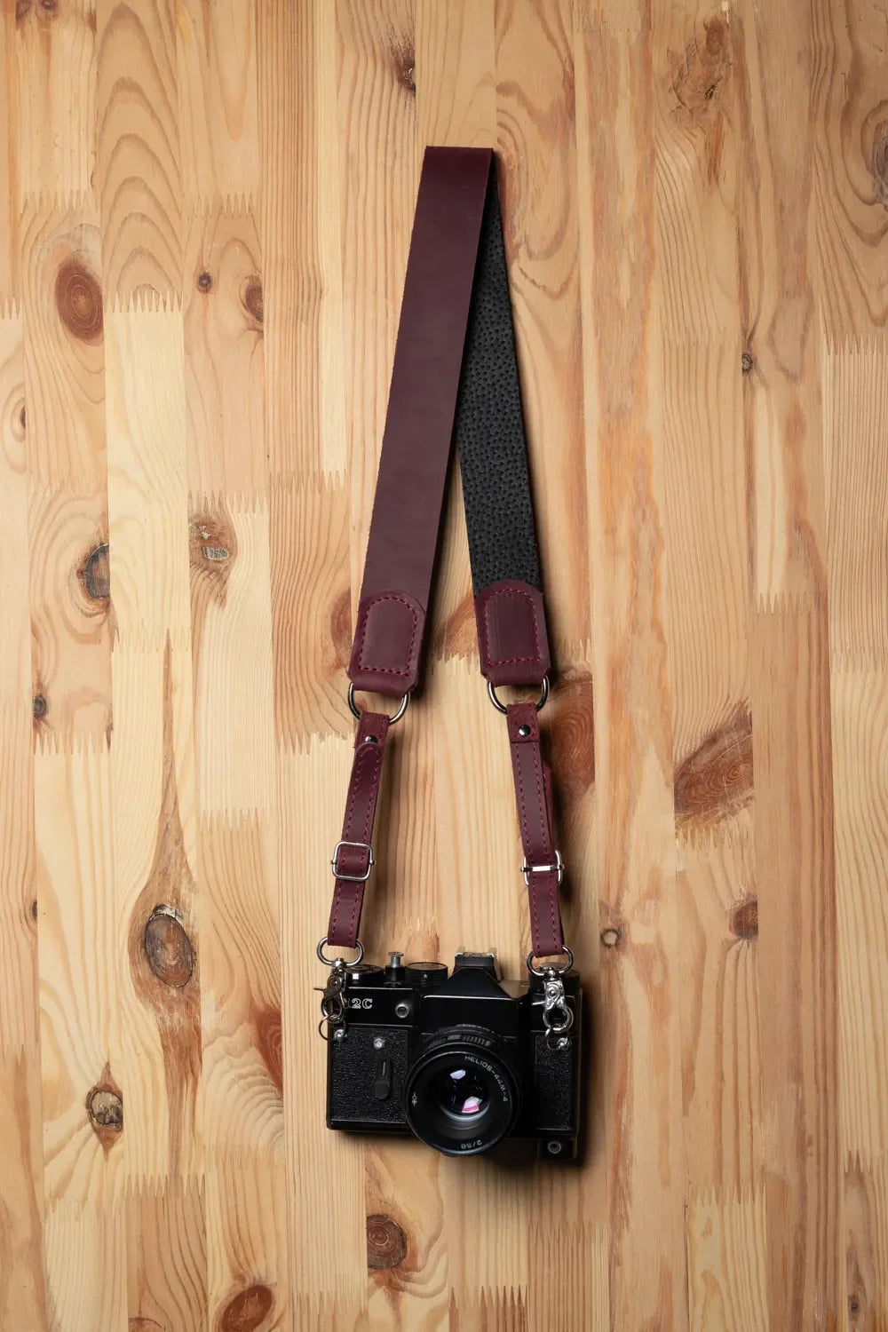 Distressed Leather Camera Strap – Quick Release & Secure Fit