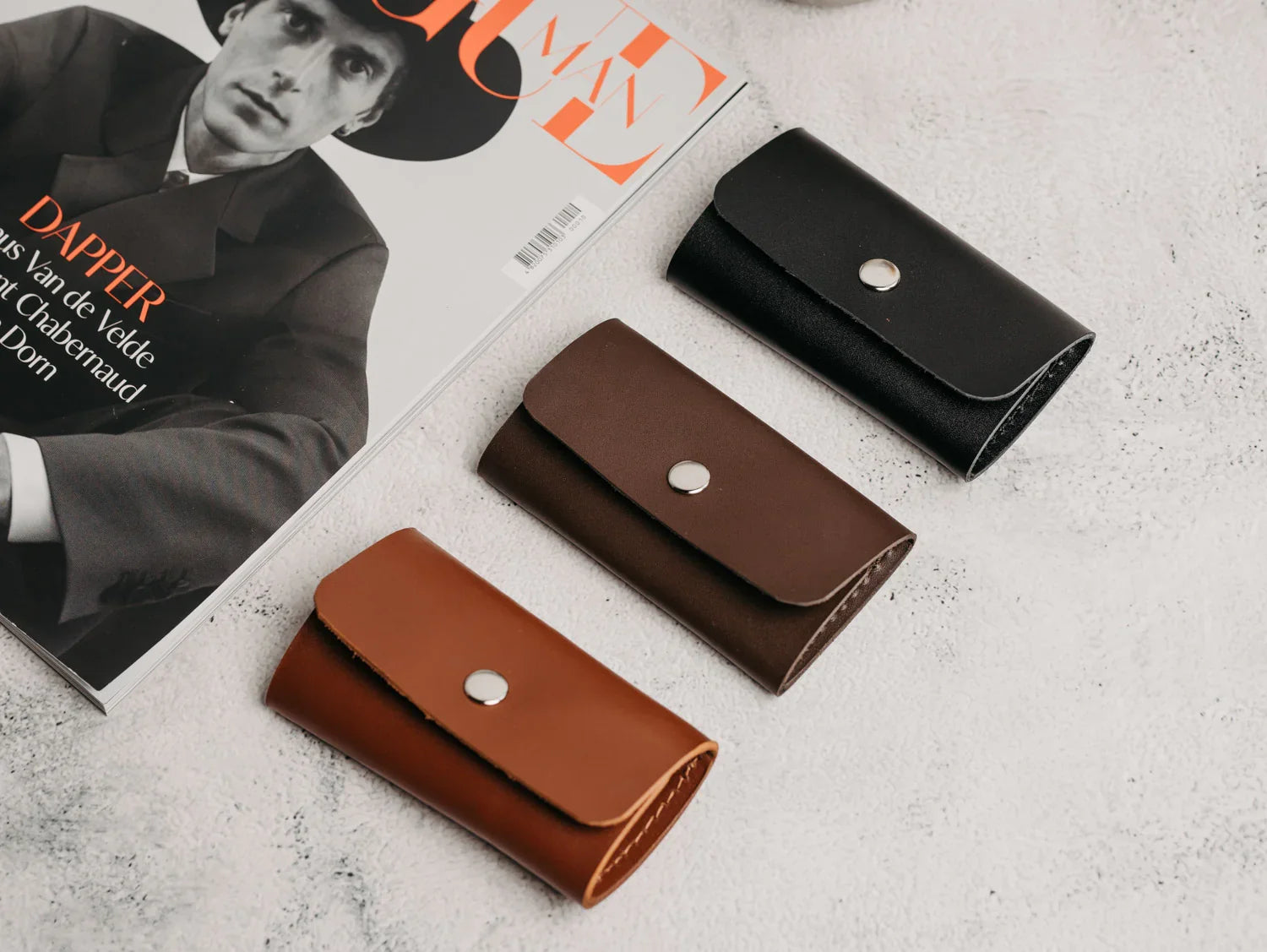 Leather Key Holder – Compact 6-Key Organizer