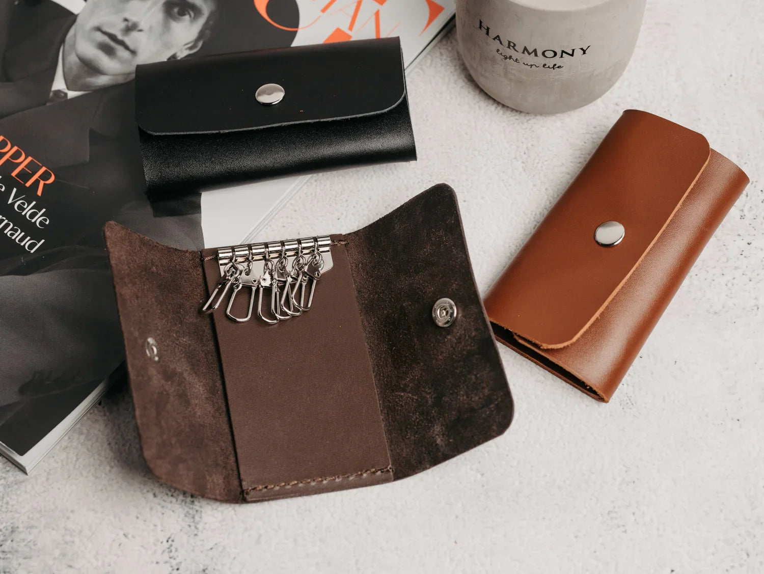 Leather Key Holder – Compact 6-Key Organizer