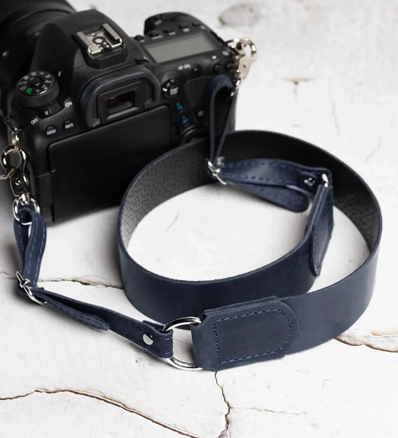 Distressed Leather Camera Strap – Quick Release & Secure Fit
