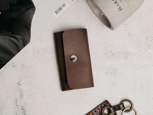 Leather Key Holder – Compact 6-Key Organizer