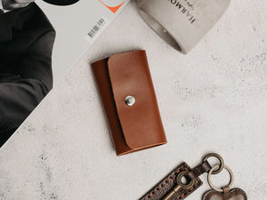 Leather Key Holder – Compact 6-Key Organizer